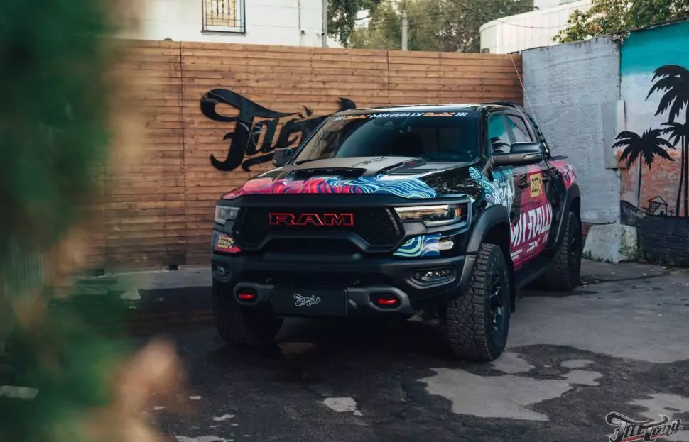 Подготовка RAM TRX для участия в MK Rally 2024: установка тормозной системы Brembo, окрас суппортов, оснащение кузова крышкой и дополнительной розеткой